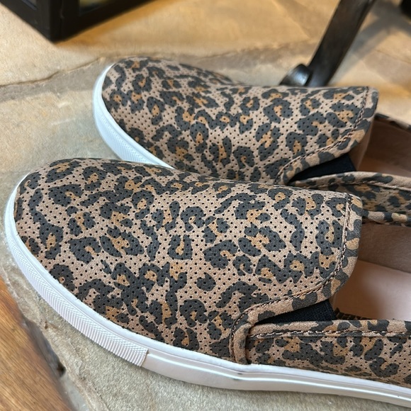 NWOT Funky Monkey Cheetah Print Slip on Shoes Size 10 - Picture 6 of 7